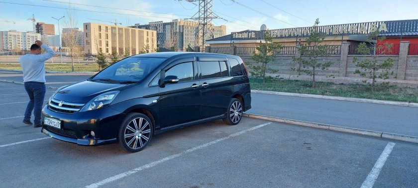 Toyota Isis диски r18