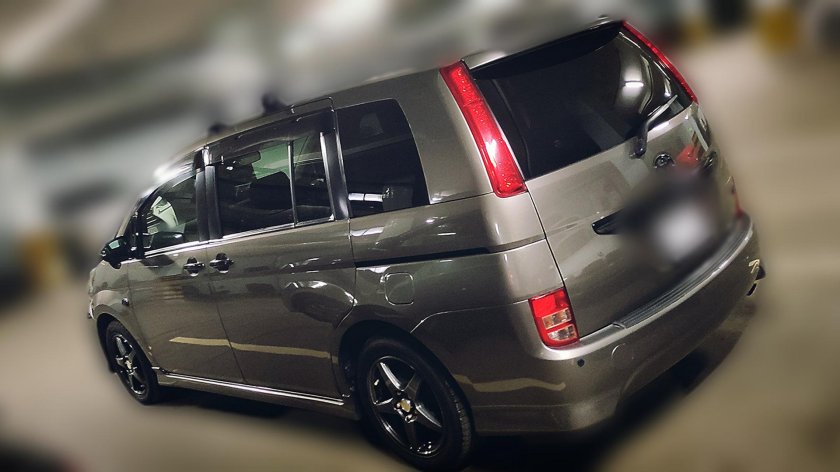 Тойота Исис