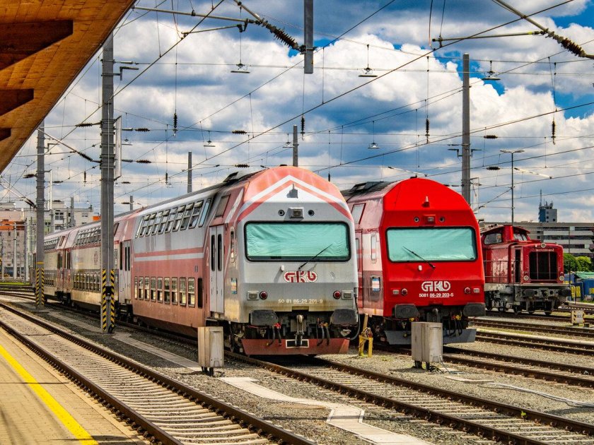 Пассажирские поезда