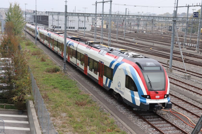 Штадлер flirt sbb cff