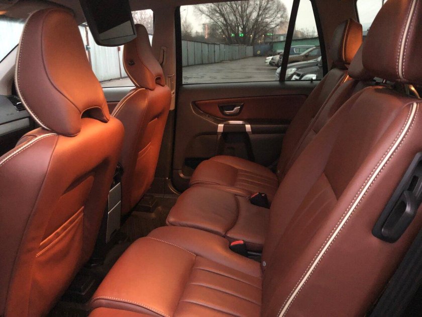 Вольво хс90 коричневый салон