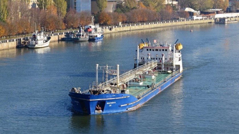 Танкер волгонефть 212