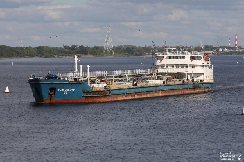 Танкер Волгонефть 205