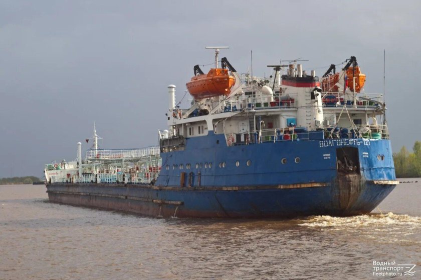 Танкер Волгонефть