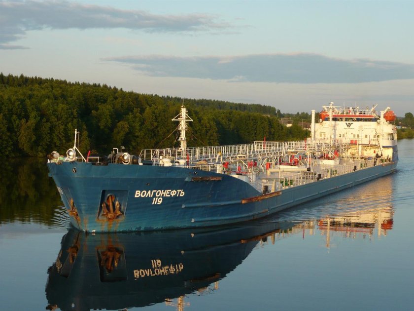 Танкер Волгонефть