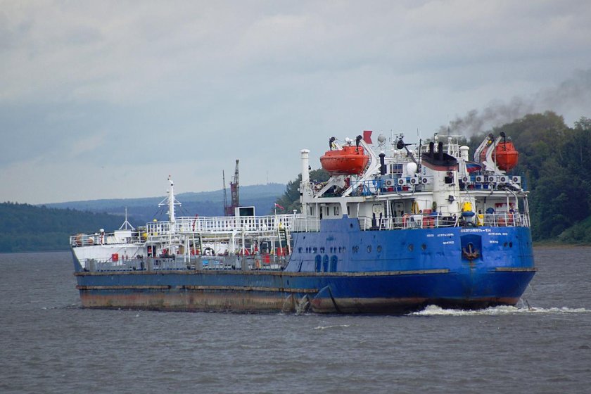 Волгонефть судно