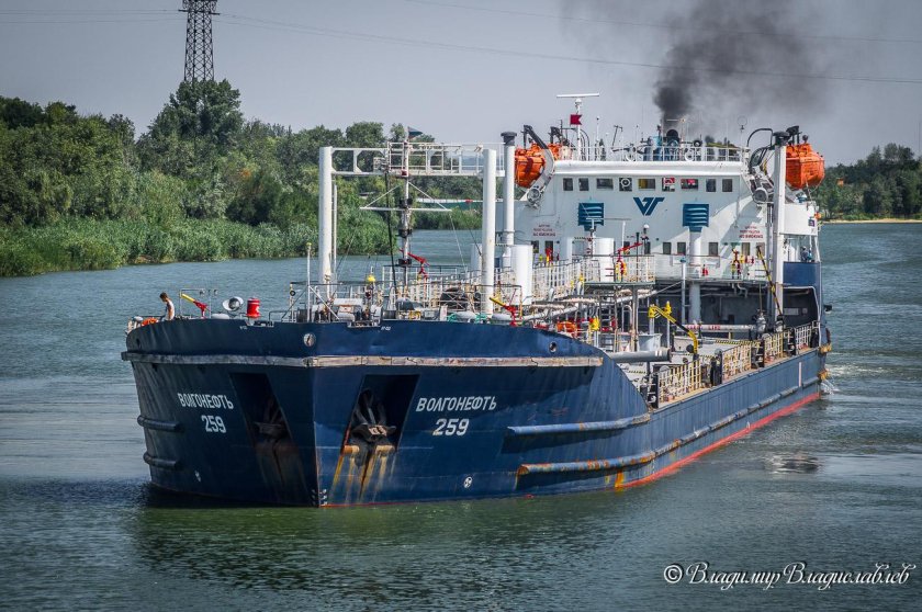 Теплоход Волгонефть