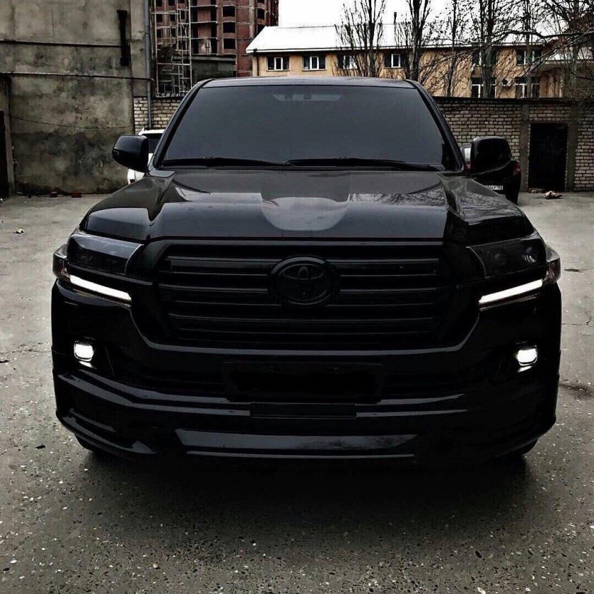 Toyota land cruiser 200 черный