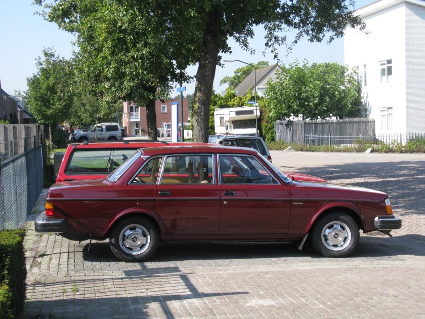 Вольво 244