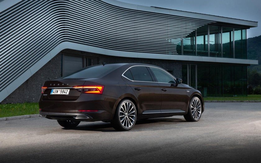 Шкода суперб 2021