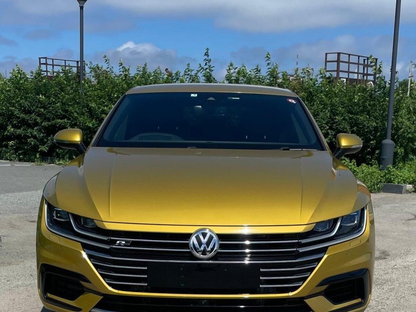 Фольксваген Артеон золотой