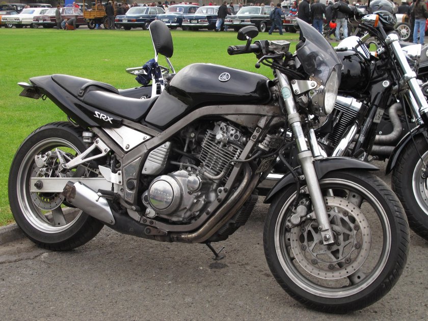 Yamaha SRX 400