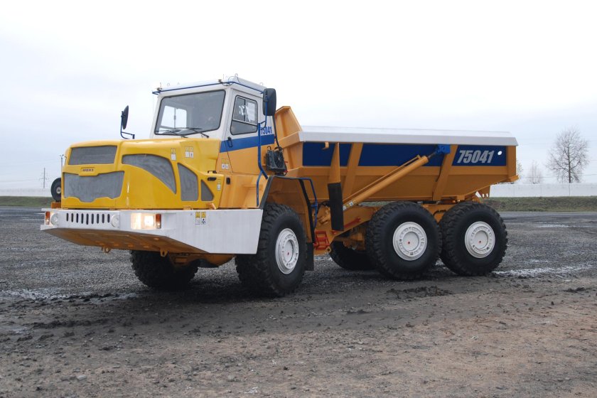 Самосвал МОАЗ-75054