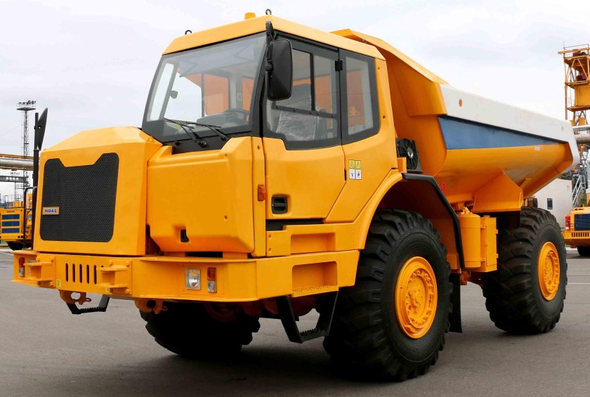 Карьерный самосвал МОАЗ