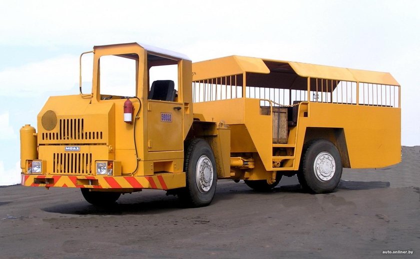 МОАЗ 74051