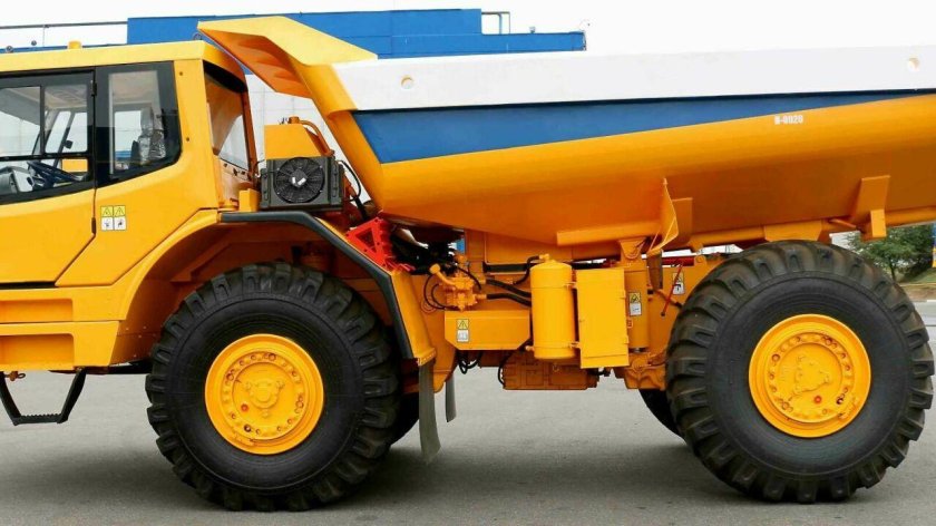Самосвал МОАЗ-75054