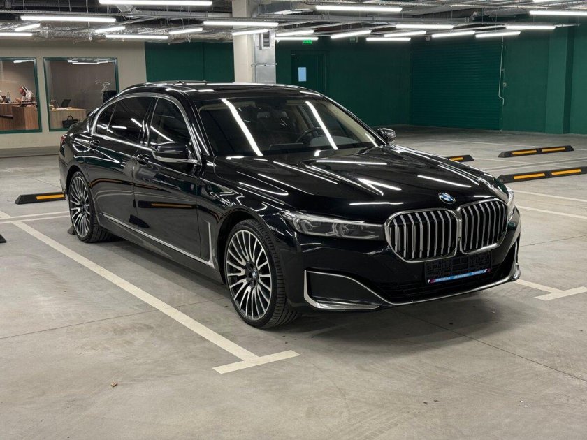 Бмв 7 серии 2019