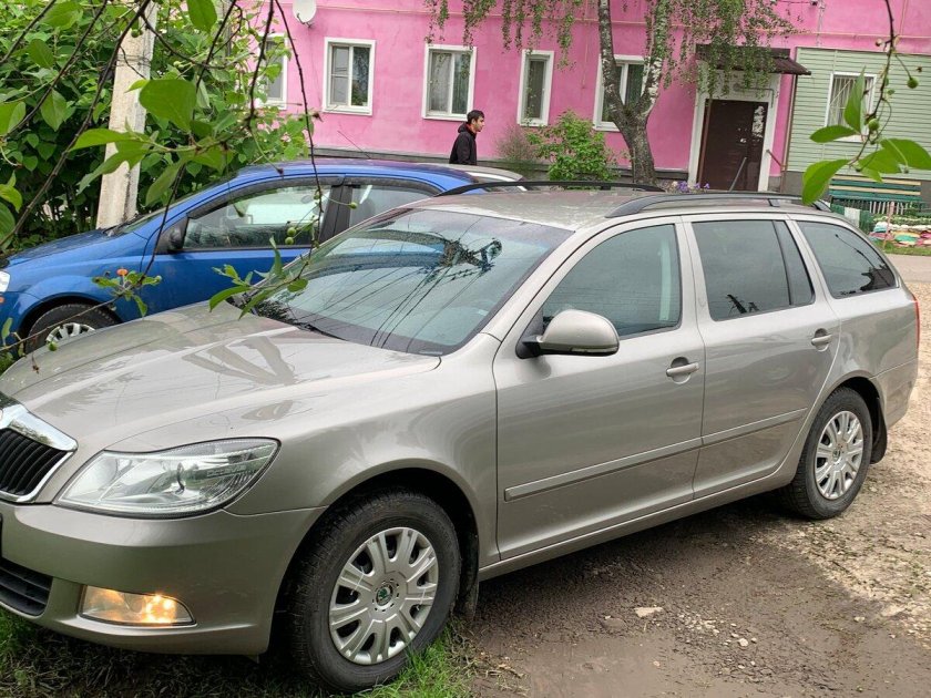 Шкода Октавия 2012 1.8