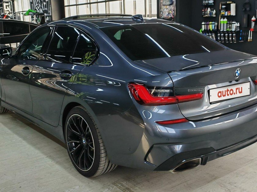 Серая бмв