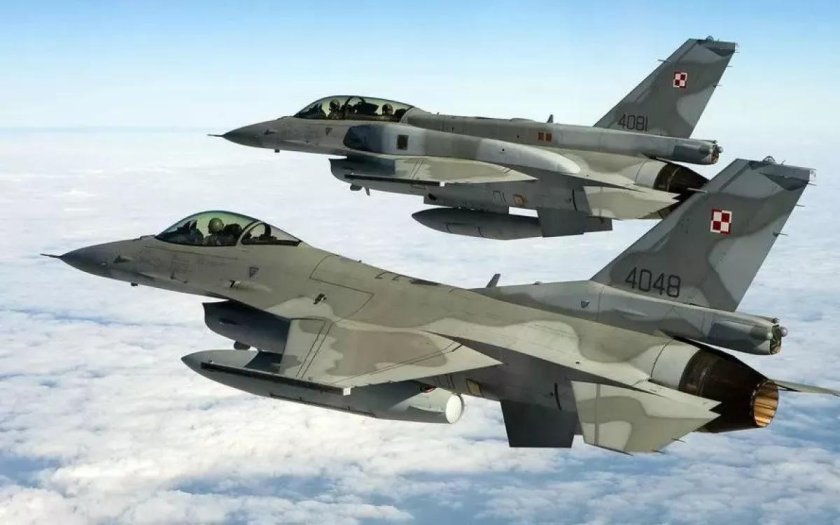 F16 истребитель