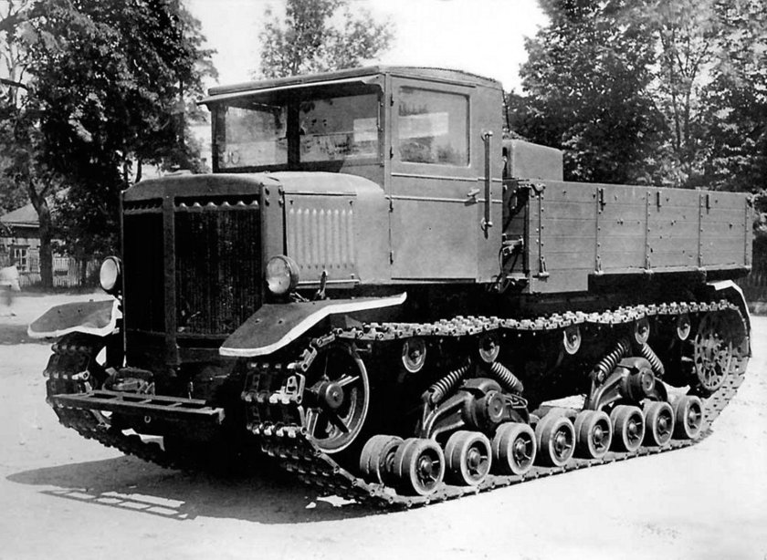 Артиллерийский тягач ВОРОШИЛОВЕЦ