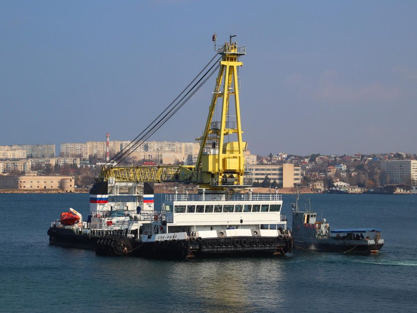 Плавучий кран Титан 2