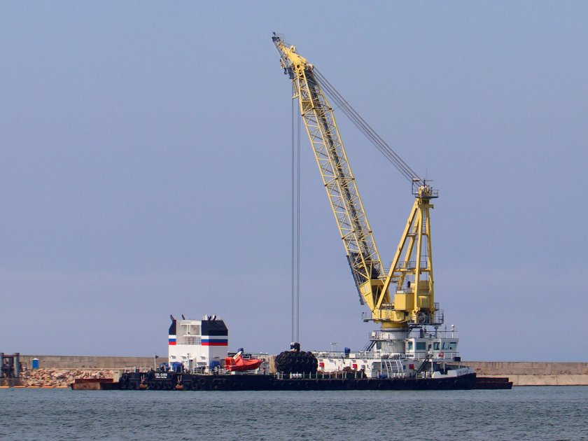 Плавучий кран