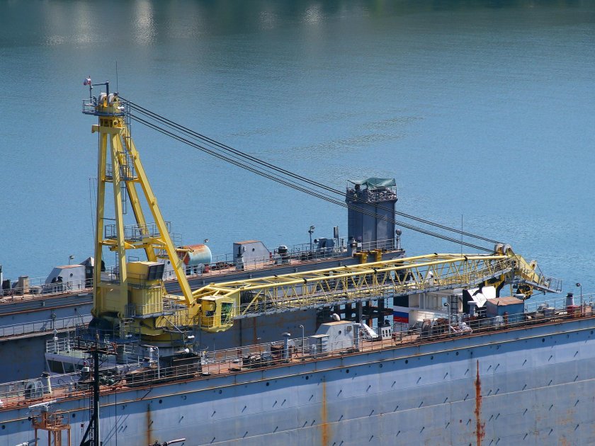 Самоходный плавкран