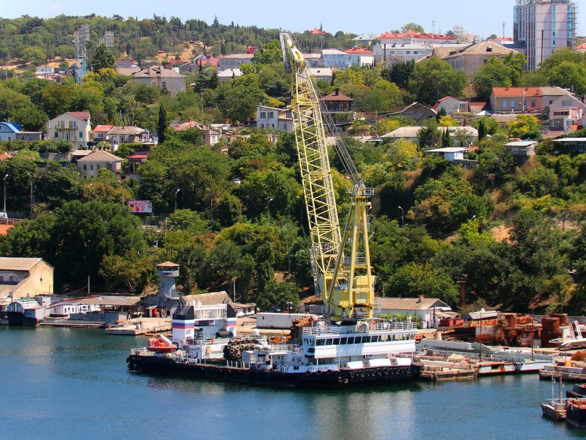 Плавучий кран спк-46150