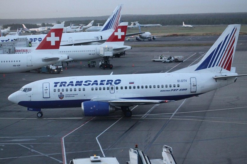 Самолет трансаэро