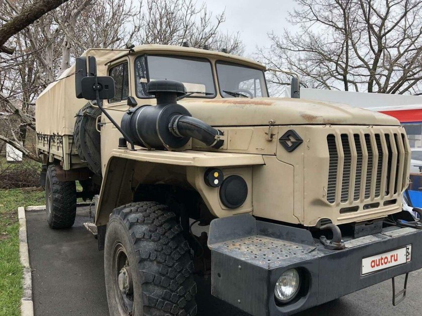 Автомобиль урал 4320