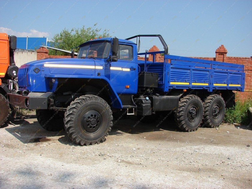 Урал 4320 бортовой