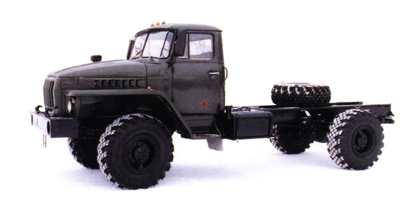 Урал 43206 седельный тягач