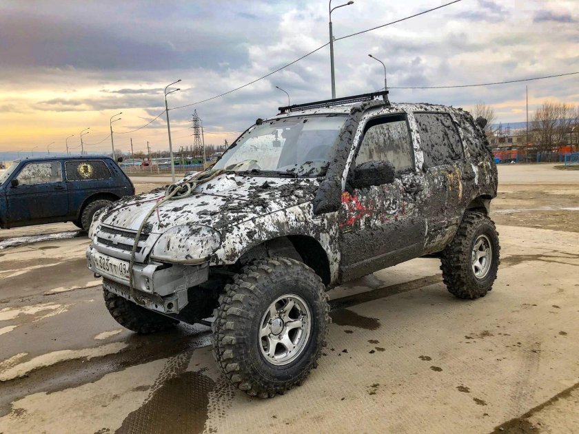 Шевроле Нива на 33 колесах