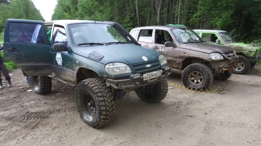 Шевроле Нива на 33 колесах