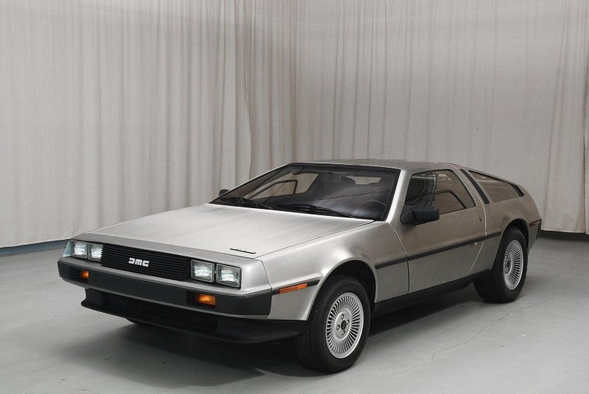 Делориан ДМС 12