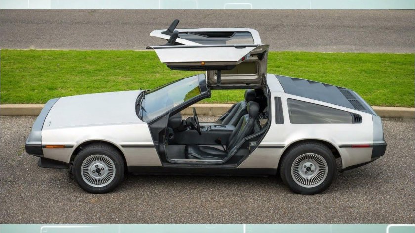 DELOREAN DMC-12