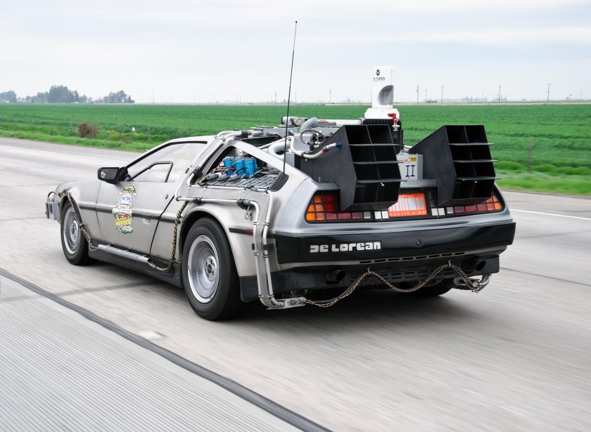 DELOREAN DMC-12