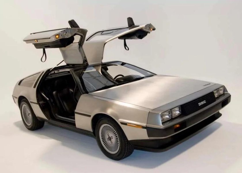 DELOREAN DMC-12