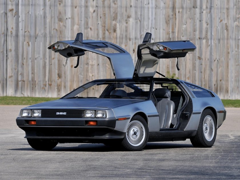 Delorean dmc-12