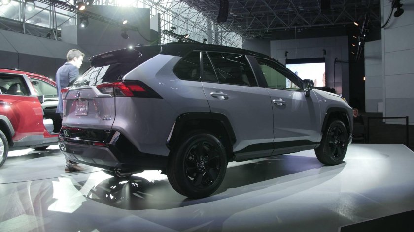 Toyota rav4 5 поколение