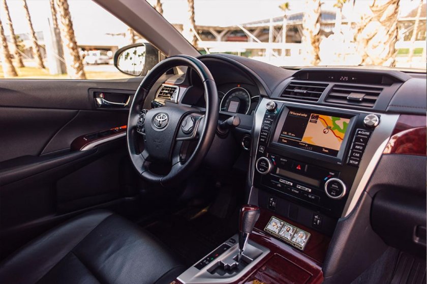 Toyota Camry 50 салон