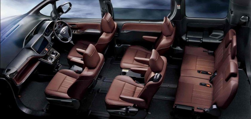 Тойота Ноах гибрид 2015