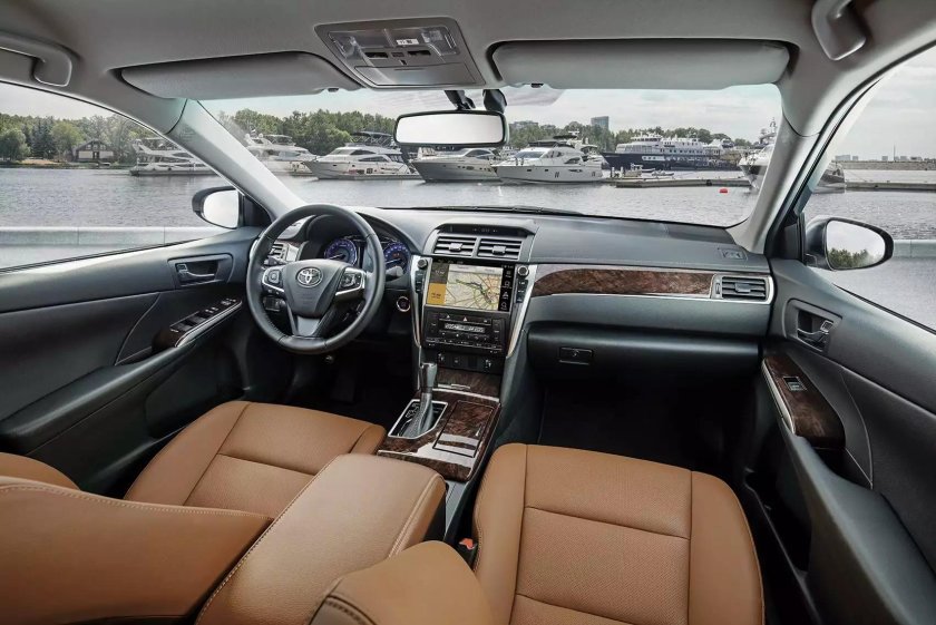 Toyota Camry 2016 салон