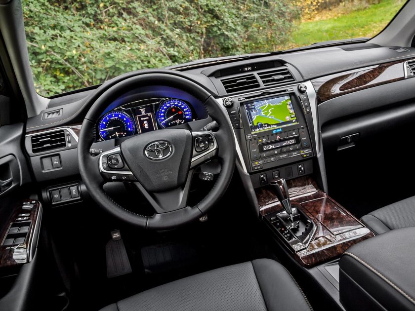 Toyota Camry 2015 салон