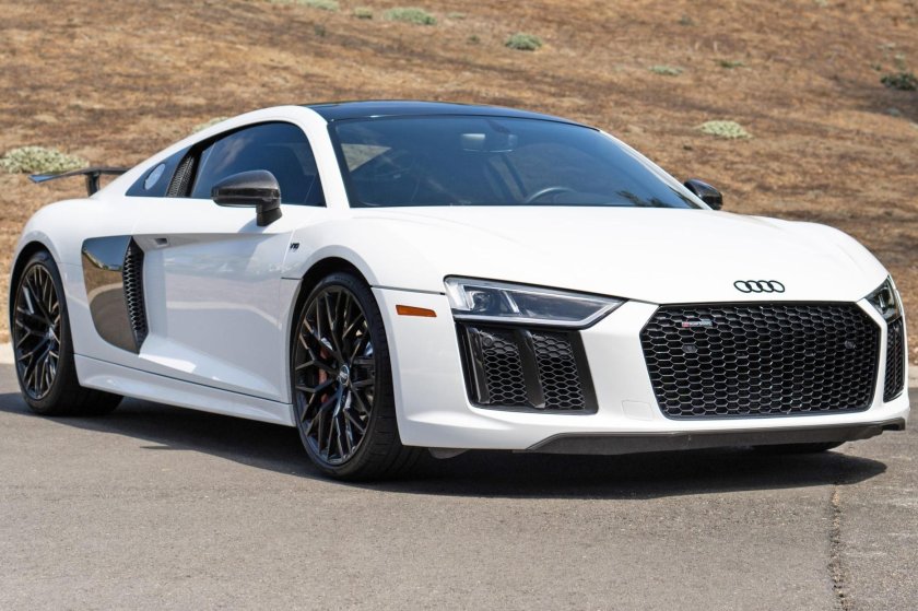 Audi r 8 v 10 plus