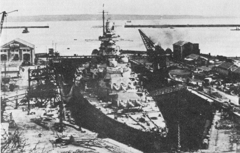 «Гнейзенау» (нем. Gneisenau) — линкор