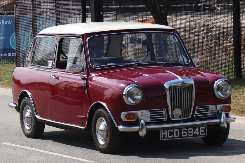 Автомобиль Бритиш мини 1985 года