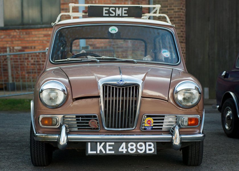 Автомобиль старый