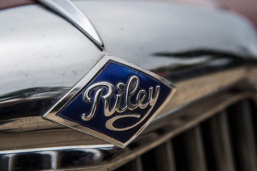 Автомобиль значок